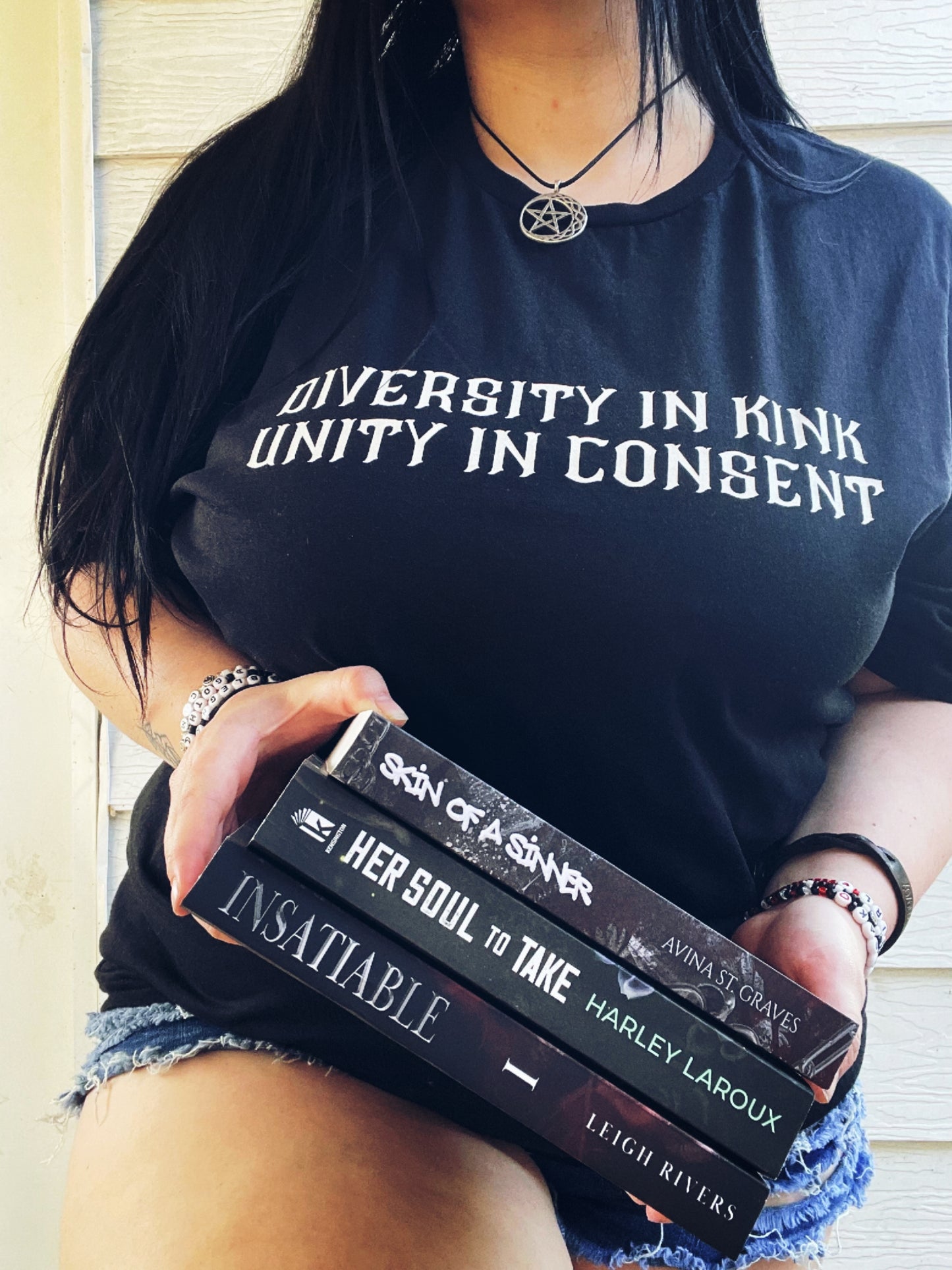 Diversity in Kink Twisted Tee